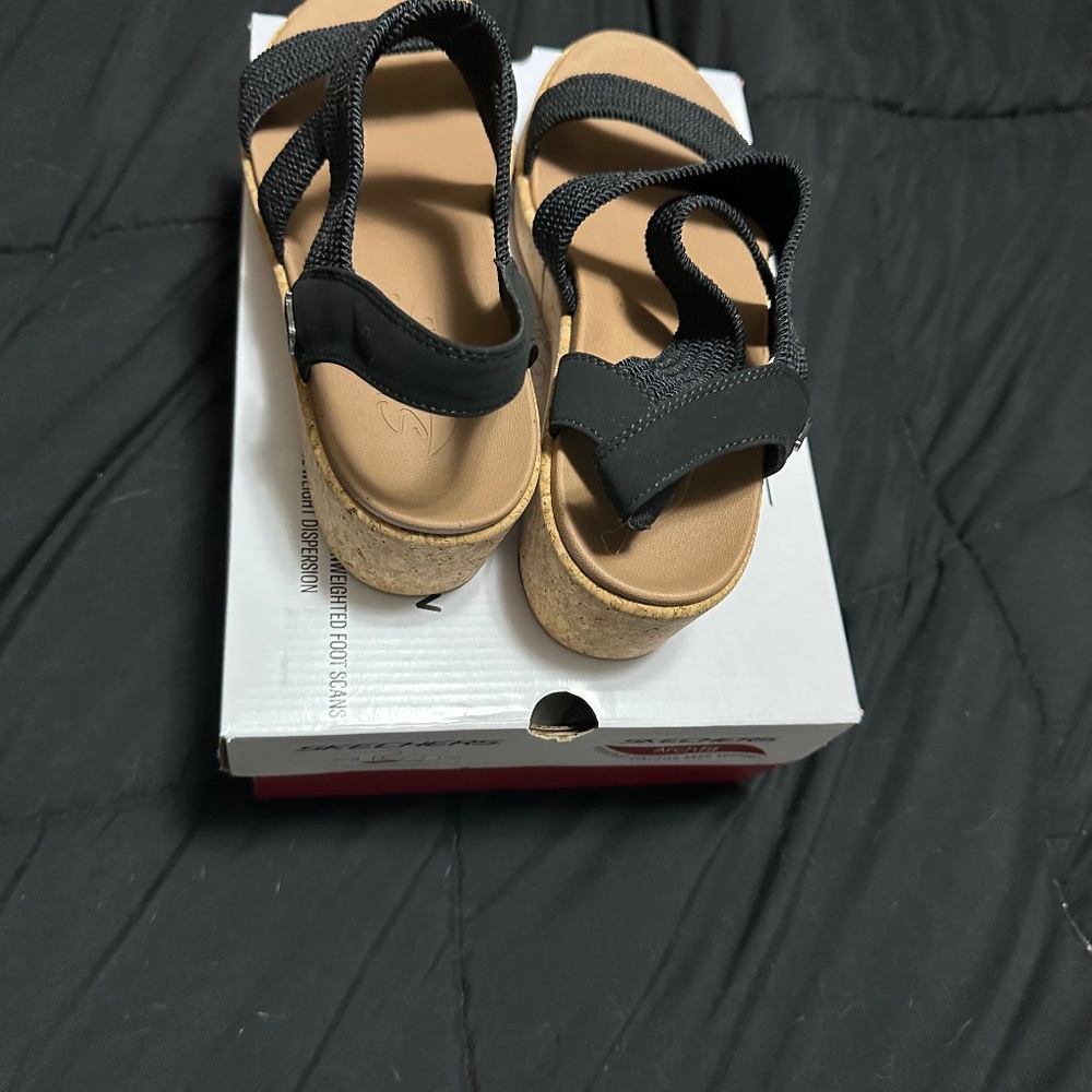 Black Sketcher archfit sandle